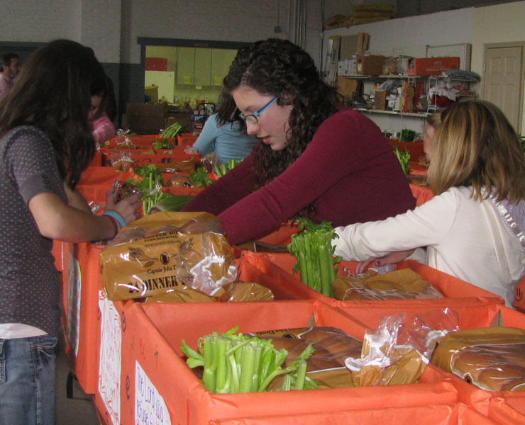 Giving Thanks 'Dinner Box Program'